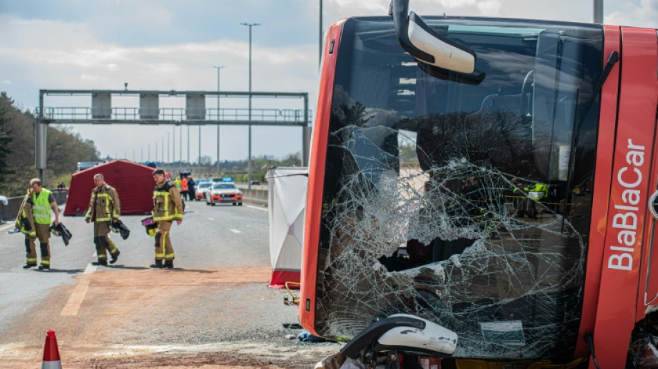 Dos muertos y cinco heridos de gravedad deja un accidente de bus en B&eacute;lgica