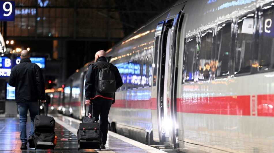 Deutsche Bahn weiterhin tief im Minus - P&uuml;nktlichkeit 2024 weiter verschlechtert