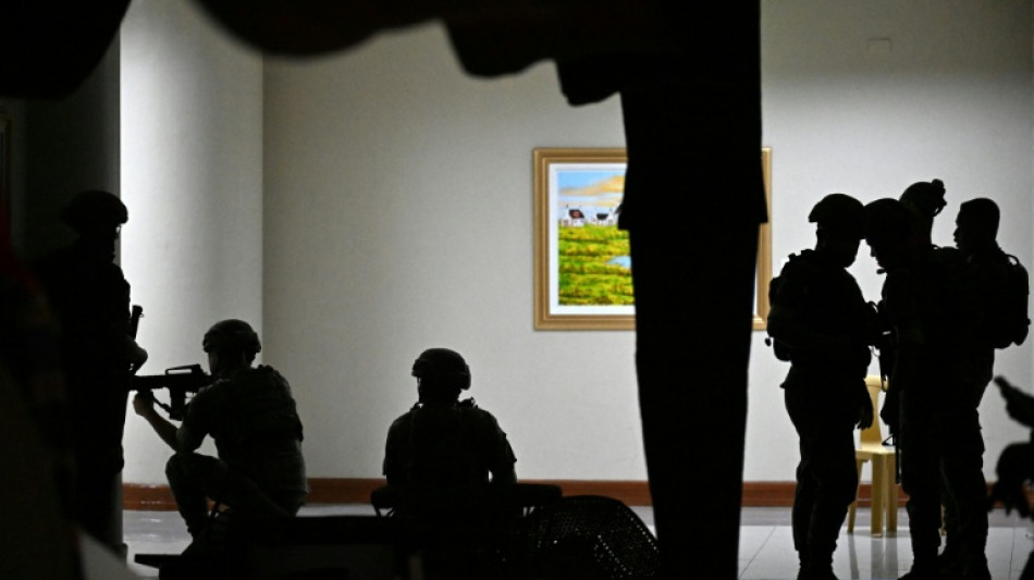  Ex-Philippine drug war enforcer flees Senate refuge 