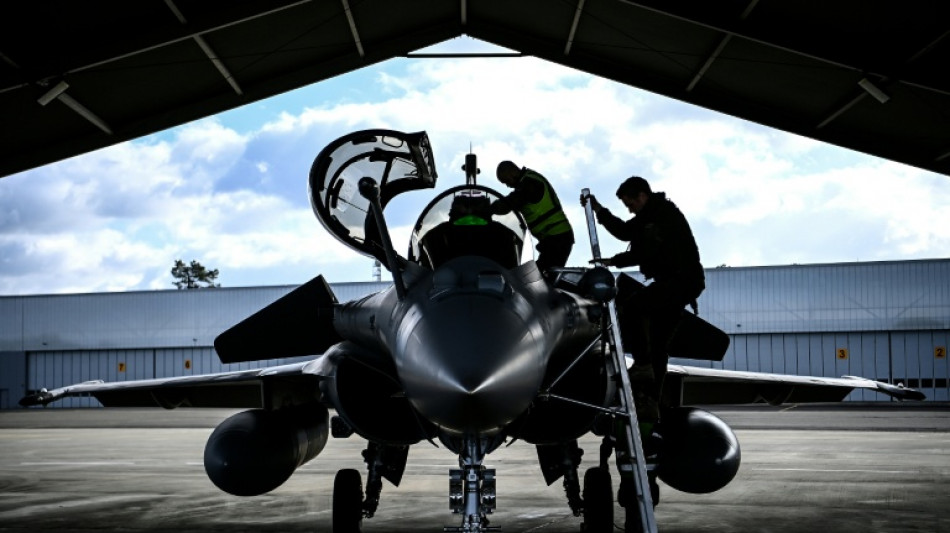  &Iacute;ndia aprova compra de ca&ccedil;as Rafale franceses 