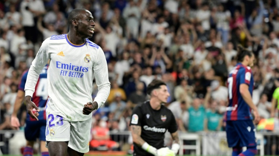 Sur les traces de Ferland Mendy, d'un petit quartier des Yvelines au toit de l'Europe