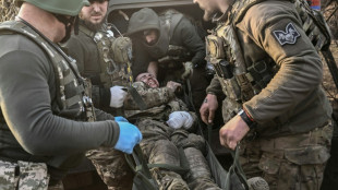 Desfile de heridos en Bajmut, un d&iacute;a "normal"
