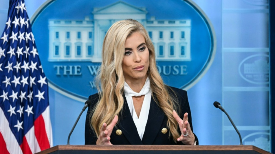  Porta-voz de Trump insiste em se apresentar como advogada apesar de questionamentos sobre suas credenciais 