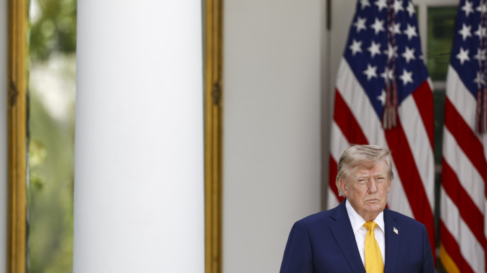  'Trump pronto a revocare 200mila visti a stranieri che hanno chiesto asilo' 