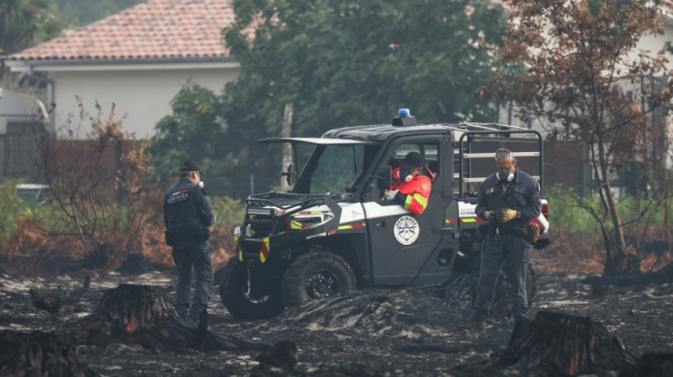  Inc&ecirc;ndio perto de Bordeaux revela proj&eacute;teis da Segunda Guerra Mundial 