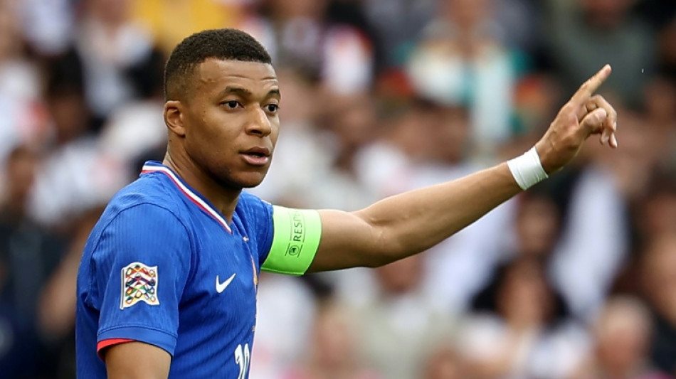 Mbapp&eacute; recebe alta e &eacute; reincorporado ao elenco do Real Madrid para Copa de Clubes