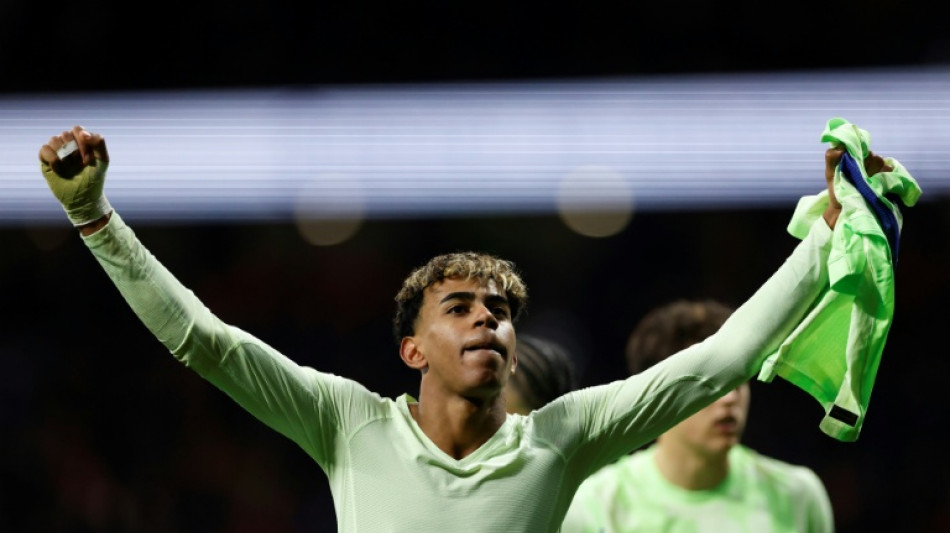 Bar&ccedil;a recupera lideran&ccedil;a com virada espetacular diante do Atl&eacute;tico de Madrid