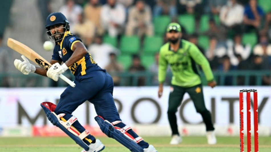  Sri Lanka end England hopes with crushing win over Pakistan  