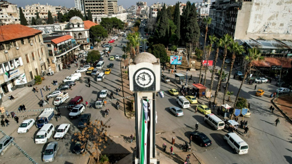 L'ONU pr&eacute;vient que le conflit n'est pas "termin&eacute;" en Syrie, les nouvelles autorit&eacute;s cherchent &agrave; rassurer