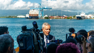 En Guadeloupe, Bruno Le Maire soutient l'extension du port et fustige la d&eacute;croissance