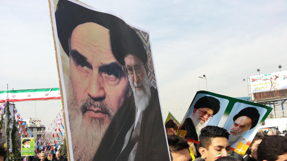  Polizia iraniana, 'Chi manifesta sar&agrave; trattato come nemico' 