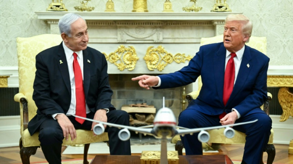  Netanyahu basks in Trump endorsement week before election 