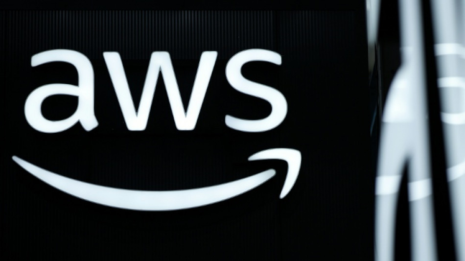 Amazon monte encore en r&eacute;gime sur le "cloud", c&ocirc;t&eacute; revenus comme d&eacute;penses, le march&eacute; enthousiaste