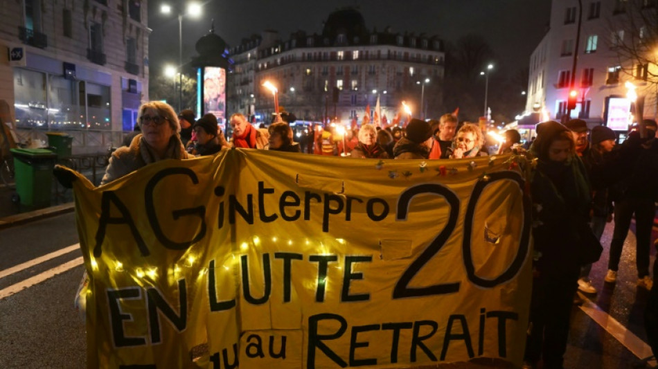 Retraites: raffineries, centrales, ports en gr&egrave;ve en pr&eacute;paration de la mobilisation du 31 janvier 